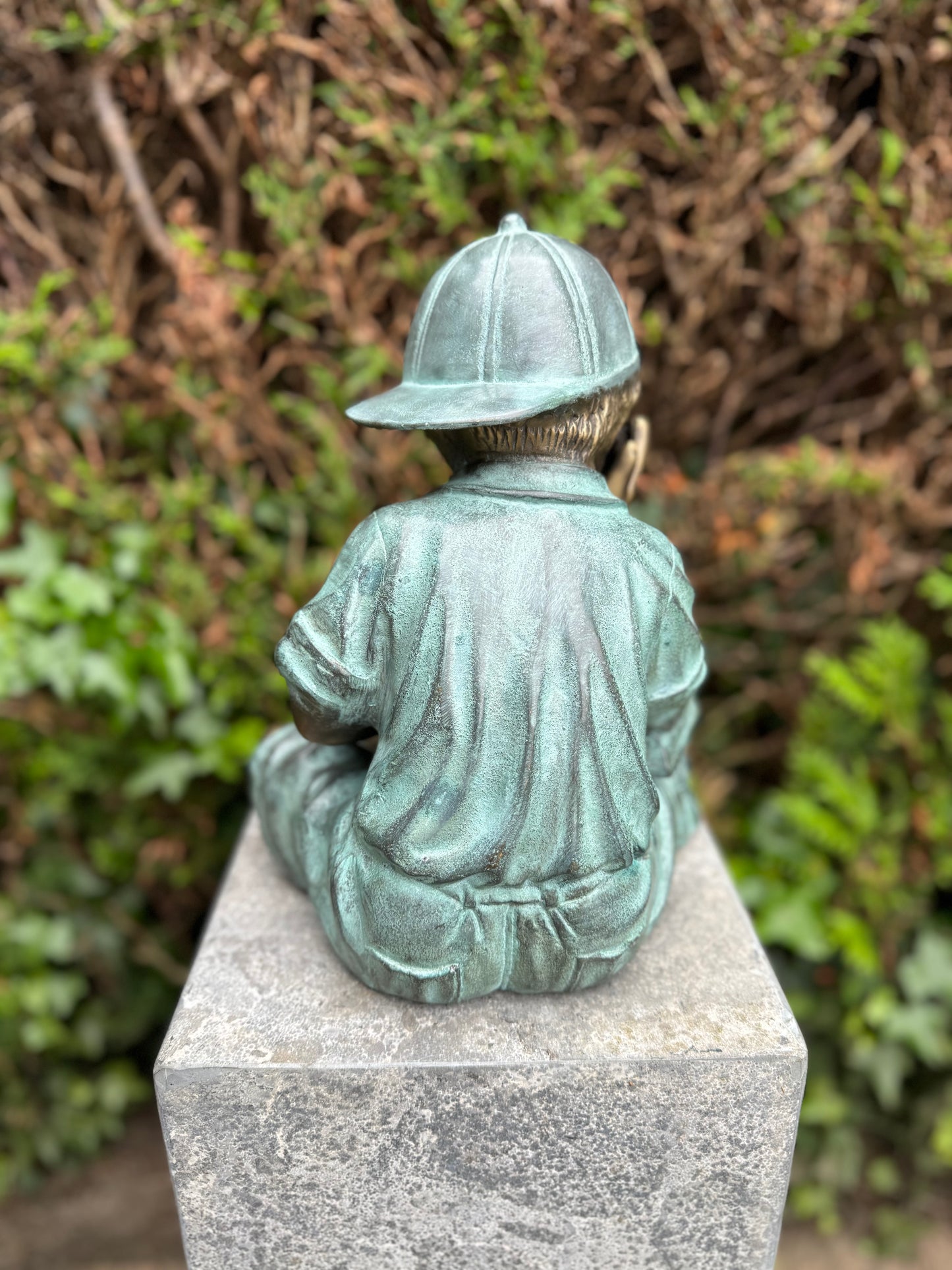 Boy reading - Garden ornament - Indoor