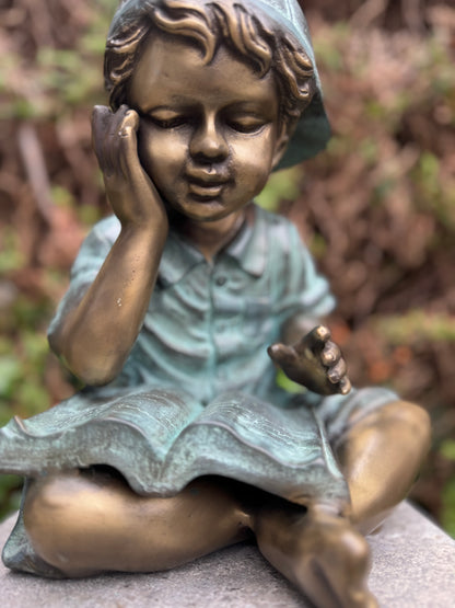 Boy reading - Garden ornament - Indoor